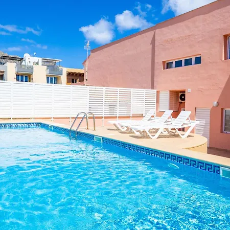 Cozy Near The Sea With Wifi And Pool Appartamento
